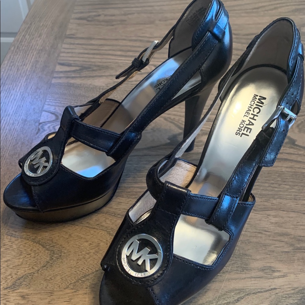 Michael Kors full leather heels